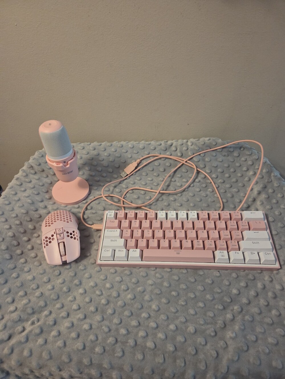Pink Gamer Set Keyboard, Mic & Light Up Computer Mouse Need Cords
